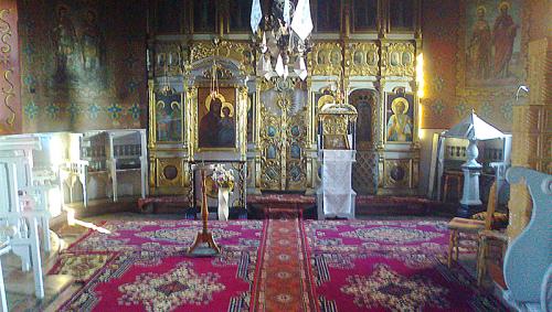 Interiorul bisericii