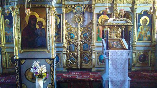 Interiorul bisericii