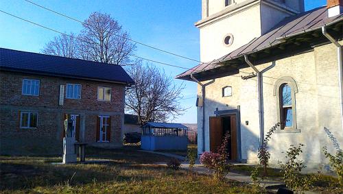 Biserica și casa socială