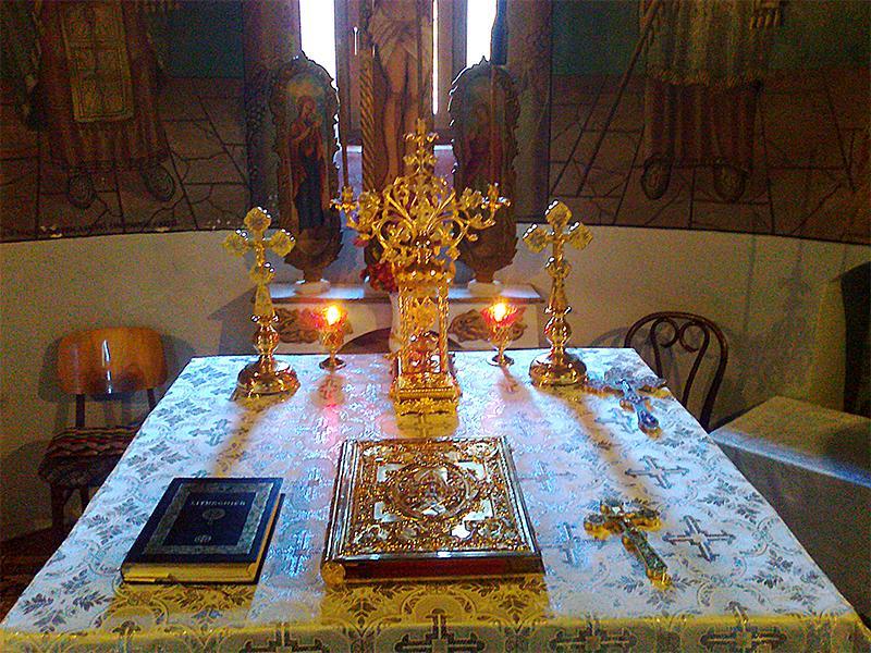 Interiorul bisericii