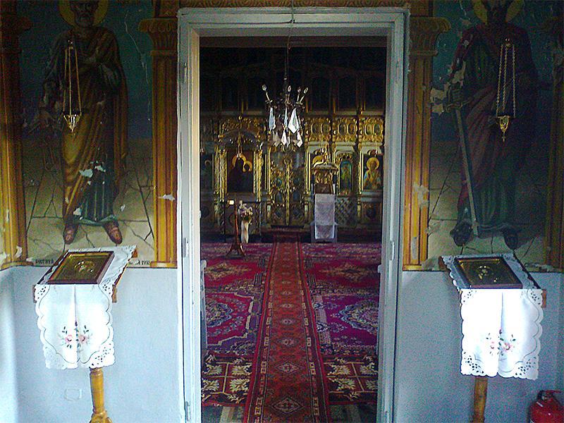 Interiorul bisericii