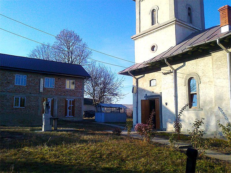 Biserica și casa socială